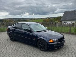 Blau Gebraucht 2000 BMW 316 Sport Line Limousine | 2.750 € (Fairer Preis)