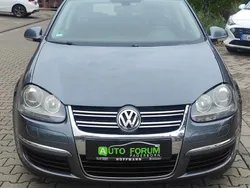 Grau Gebraucht 2008 VW Golf V Sportline Kombi | 2.000 €