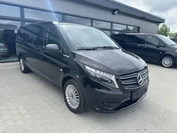 Obsidianschwarz metallic Gebraucht 2023 Mercedes Vito Van / Kleinbus | 53.489 € (Teuer)