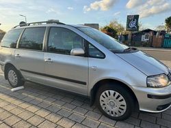 Grau Gebraucht 2007 Seat Alhambra Van / Kleinbus | 4.200 €