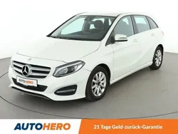 Weiß Gebraucht 2015 Mercedes B180 Style Van / Kleinbus | 16.290 € (Fairer Preis)
