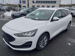 Weiß Gebraucht 2023 Ford Focus Titanium X Kombi | 20.990 € (Fairer Preis)