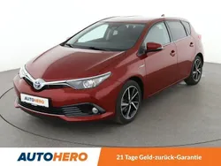 Rot Gebraucht 2017 Toyota Auris Hybrid Edition-S Limousine | 15.380 € (Fairer Preis)