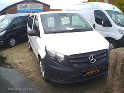 Arktikweiss Gebraucht 2017 Mercedes Vito Kombi | 16.990 €