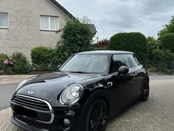 Schwarz Gebraucht 2017 Mini ONE Kleinwagen | 8.000 €
