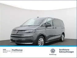 Grau Gebraucht 2024 VW Multivan Life Van / Kleinbus | 54.840 € (Fairer Preis)