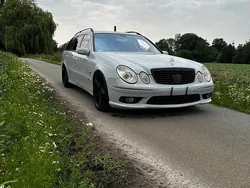 Weiß Gebraucht 2005 Mercedes E500 Kombi | 12.500 €