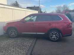Rot Gebraucht 2017 Mitsubishi Outlander Plus SUV | 18.900 € (Fairer Preis)