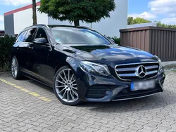 Schwarz Gebraucht 2017 Mercedes E220 AMG line Kombi | 19.700 € (Fairer Preis)