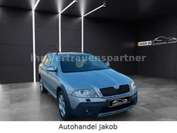 Silber Gebraucht 2009 Skoda Octavia Scout 4x4 Kombi | 4.500 € (Guter Preis)