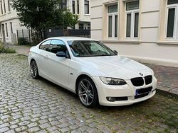 Weiß Gebraucht 2008 BMW 320 Coupé | 7.500 € (Etwas zu teuer)