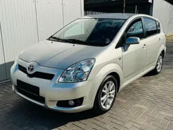 Grau Gebraucht 2009 Toyota Corolla Verso Van / Kleinbus | 6.500 € (Fairer Preis)