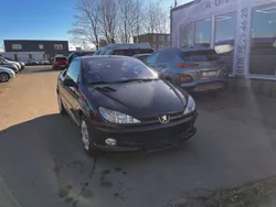 Farbe schwarz obsidien/metalli Gebraucht 2006 Peugeot 206 CC Filou Cabrio | 1.980 € (Fairer Preis)