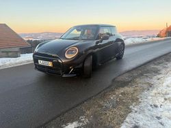 Schwarz Neu 2025 Mini Cooper SE Kleinwagen | 36.000 € (Teuer)