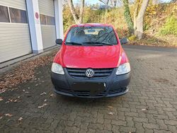 Rot Gebraucht 2006 VW Fox Kleinwagen | 1.350 € (Teuer)