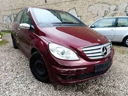 Violet Gebraucht 2006 Mercedes B180 Van / Kleinbus | 2.950 €