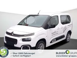 Eisweiß Gebraucht 2023 Citroën Berlingo Feel Van / Kleinbus | 21.990 € (Etwas zu teuer)