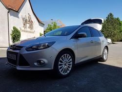 Grau Gebraucht 2011 Ford Focus Titanium Limousine | 3.800 € (Guter Preis)