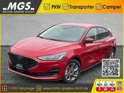 Fantastic red metallic Neu 2025 Ford Focus Titanium Limousine | 29.390 € (Fairer Preis)