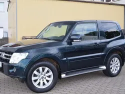 Deep green Gebraucht 2011 Mitsubishi Pajero Invite SUV | 9.250 €