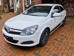Weiß Gebraucht 2009 Opel Astra GTC Edition Kleinwagen | 2.990 € (Guter Preis)
