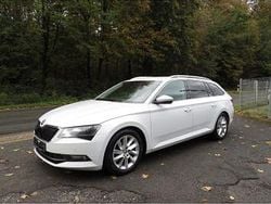 Weiß Gebraucht 2017 Skoda Superb Style Kombi | 12.200 € (Guter Preis)