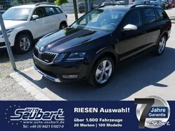 Schwarz metallic Gebraucht 2019 Skoda Octavia Scout 4x4 Kombi | 31.990 €