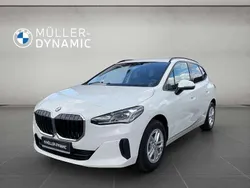 Alpinweiss iii Neu 2025 BMW 216 Van / Kleinbus | 33.470 € (Teuer)