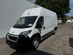 Weiß Gebraucht 2022 Peugeot Boxer Van | 24.999 € (Etwas zu teuer)