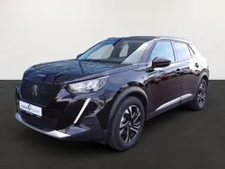 Perlaneraschwarz Gebraucht 2022 Peugeot e-2008 Allure SUV | 20.980 € (Guter Preis)