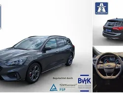 Grau Gebraucht 2021 Ford Focus ST-Line Kombi | 16.950 € (Fairer Preis)