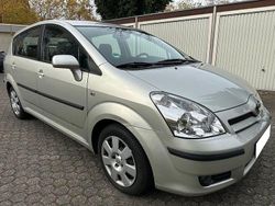 Silber Gebraucht 2007 Toyota Corolla Verso Van / Kleinbus | 5.400 € (Fairer Preis)