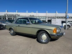 Grün Gebraucht 1983 Mercedes 230 Coupé | 12.000 €