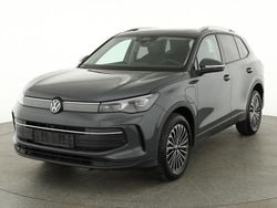 Delfingrau metallic Neu 2025 VW Tiguan Life SUV | 48.445 € (Superpreis)