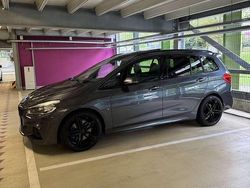Grau Gebraucht 2017 BMW 220 M Sport Van / Kleinbus | 19.000 € (Fairer Preis)
