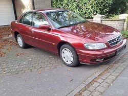 Rot Gebraucht 2000 Opel Omega Limousine | 2.400 € (Guter Preis)