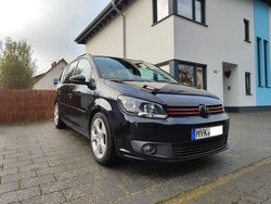Schwarz Gebraucht 2011 VW Touran R Van / Kleinbus | 11.499 €