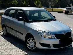 Silber Gebraucht 2011 Skoda Fabia Kombi | 2.550 € (Fairer Preis)