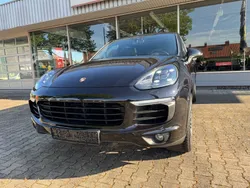 Schwarz Gebraucht 2017 Porsche Cayenne Platinum Edition SUV | 39.950 € (Fairer Preis)