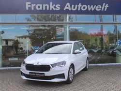 Candyweiss Gebraucht 2021 Skoda Fabia Active Limousine | 12.700 € (Guter Preis)