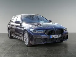 Blau Gebraucht 2023 BMW 520 M Sport Kombi | 48.990 € (Etwas zu teuer)