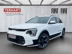 Ud) schneeweiss (weiss Gebraucht 2024 Kia e-Niro Inspiration SUV | 32.987 € (Guter Preis)