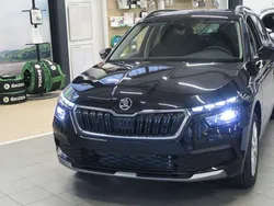 Schwarz met. schwarz met. Gebraucht 2023 Skoda Kamiq Tour SUV | 29.990 € (Teuer)
