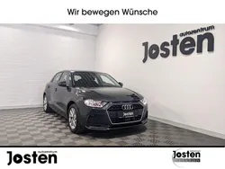 Grau (manhattangrau metallic) Gebraucht 2024 Audi A1 Sportback Advanced Kleinwagen | 23.290 € (Guter Preis)