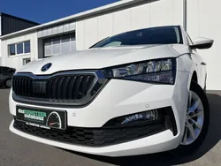 Weiß Gebraucht 2019 Skoda Scala Ambition Kleinwagen | 15.860 € (Fairer Preis)