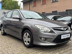 Grau Gebraucht 2012 Hyundai i30 Classic Limousine | 4.800 € (Fairer Preis)