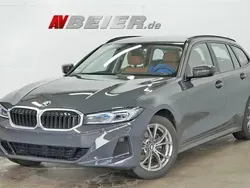 Dravitgrau metallic Gebraucht 2024 BMW 320 Comfort Edition Kombi | 38.591 € (Guter Preis)