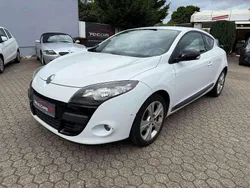 Weiß Gebraucht 2011 Renault Mégane Coupé Coupé | 2.990 € (Guter Preis)