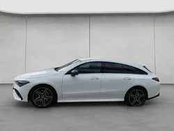 Weiß Gebraucht 2025 Mercedes CLA200 Shooting Brake AMG Kombi | 45.500 €