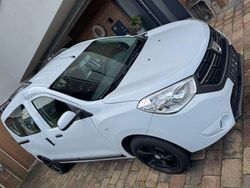 Weiß Gebraucht 2017 Dacia Dokker Lauréate Van / Kleinbus | 11.790 € (Fairer Preis)